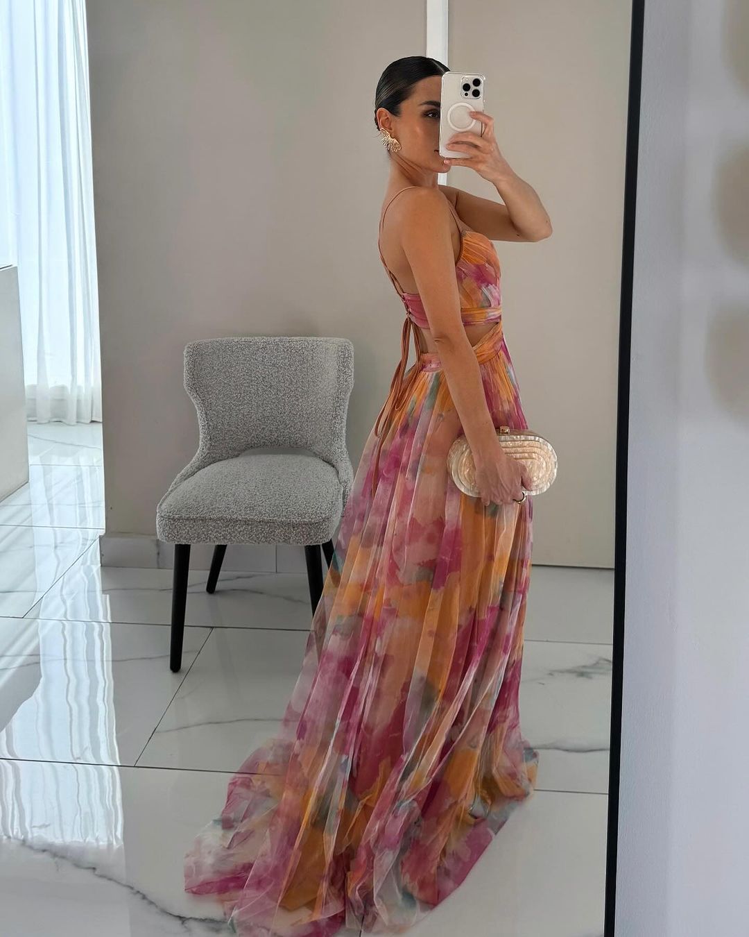 Luftiges Blumenkleid