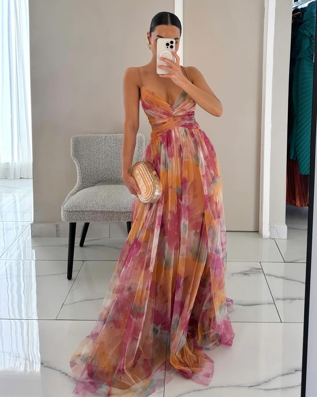 Luftiges Blumenkleid