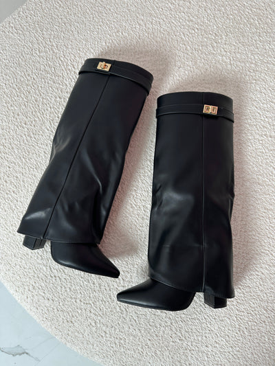 Apollo™ | Schwarze Stiefel mit Riegel